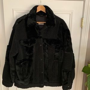 Levi’s premium Sherpa / Faux fur jacket